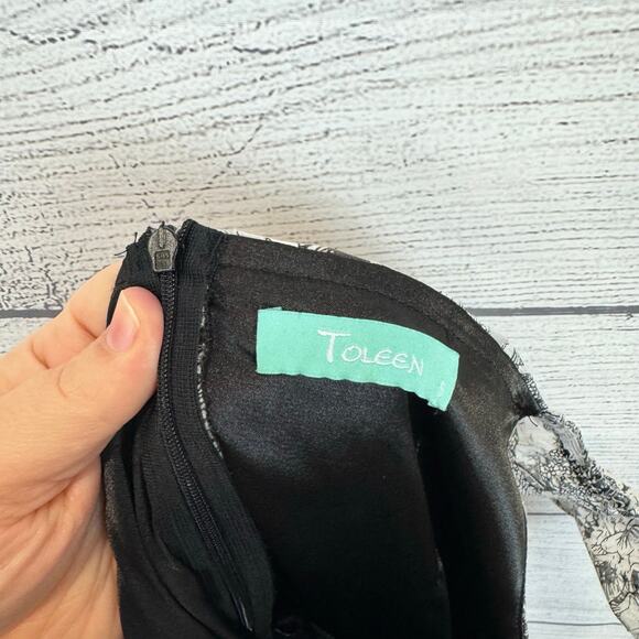 Toleen Women's Grey & Black Floral Off The Shoulder Maxi Dress Size Small - Picture 2 of 11